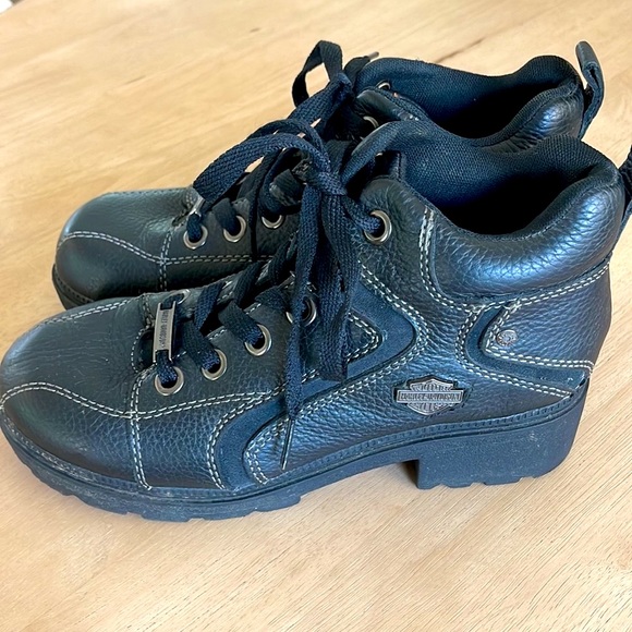 Harley-Davidson Shoes - Harley-Davidson Motorcycle boots. Black low rise lace up boots size 9. Chunky